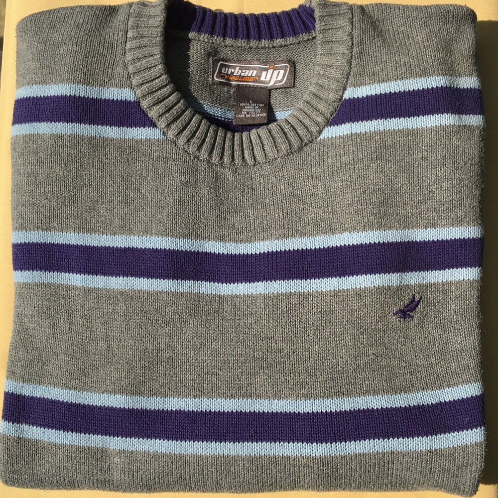 Urban Pipeline Men’s Large Gray Striped Sweater